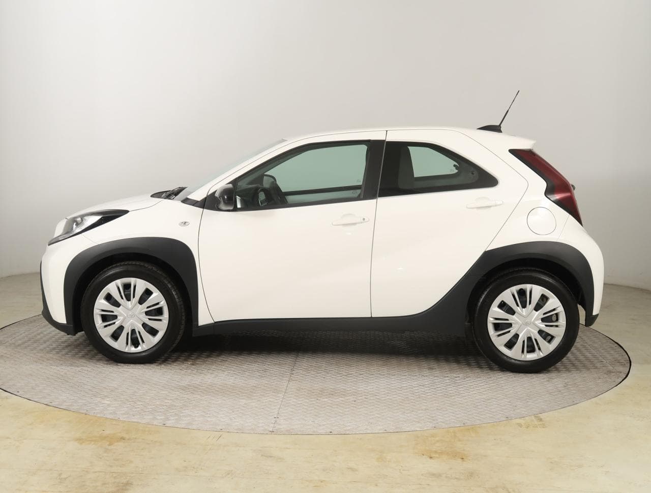2023 Toyota AYGO - 4