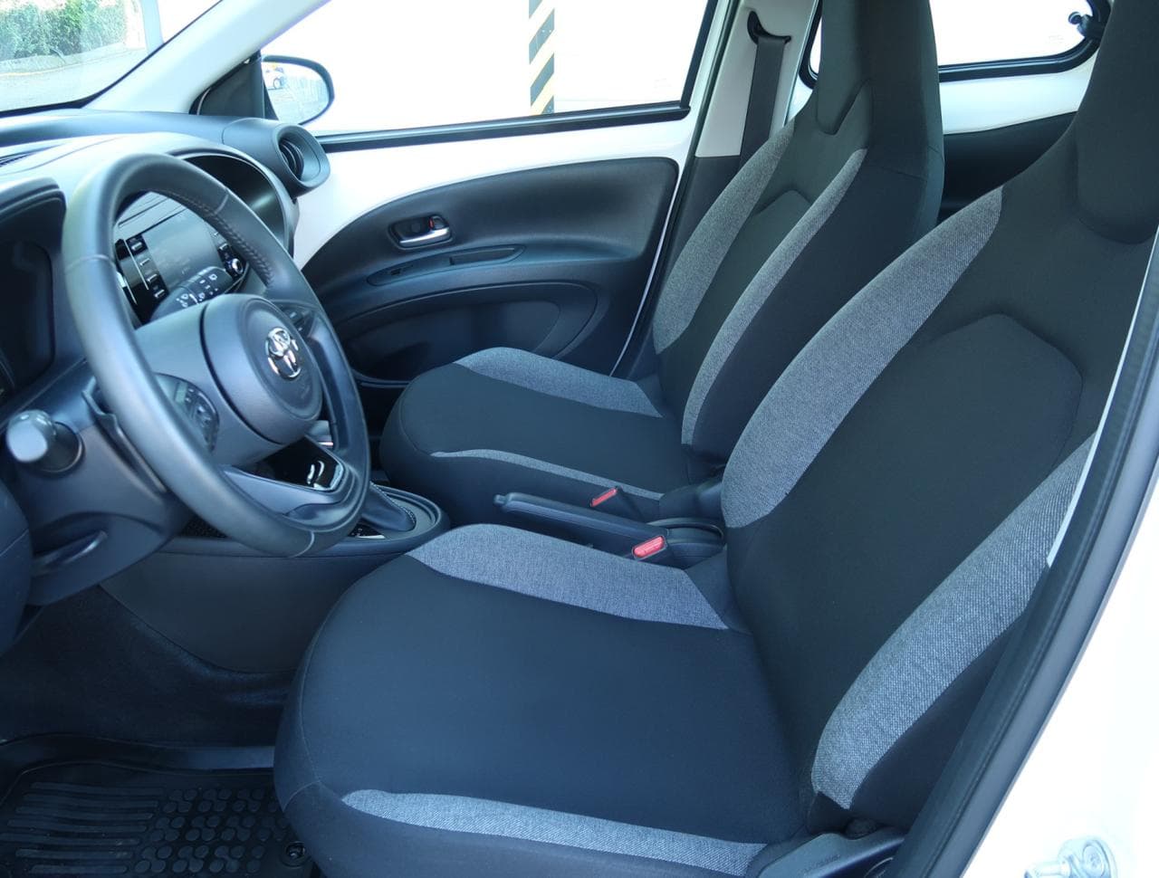 2023 Toyota AYGO - 16
