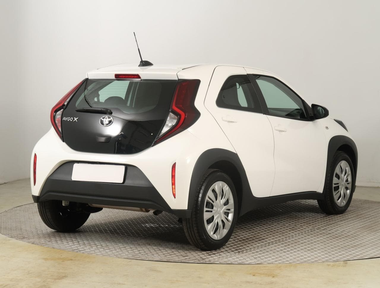 2023 Toyota AYGO - 7