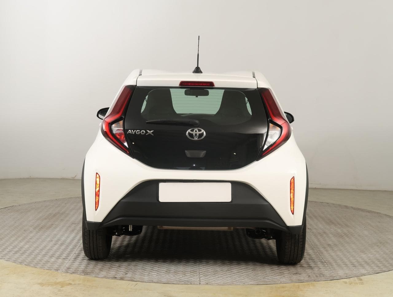 2023 Toyota AYGO - 6