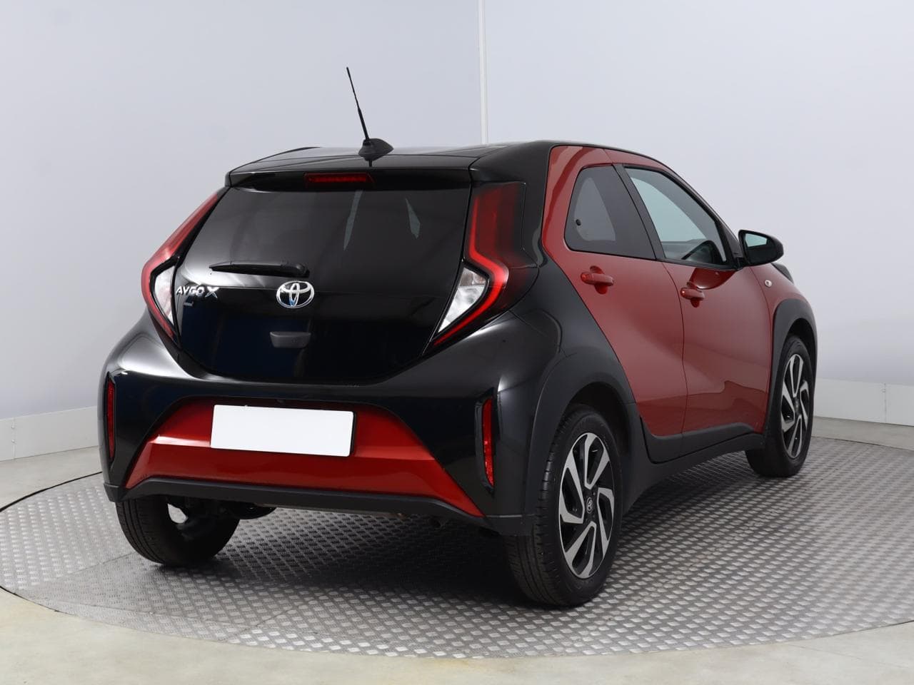 2025 Toyota AYGO - 7