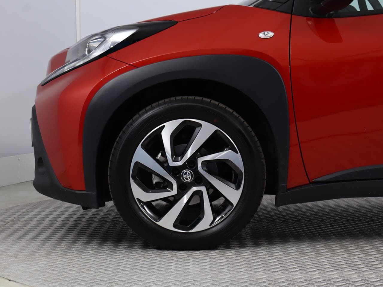 2025 Toyota AYGO - 17
