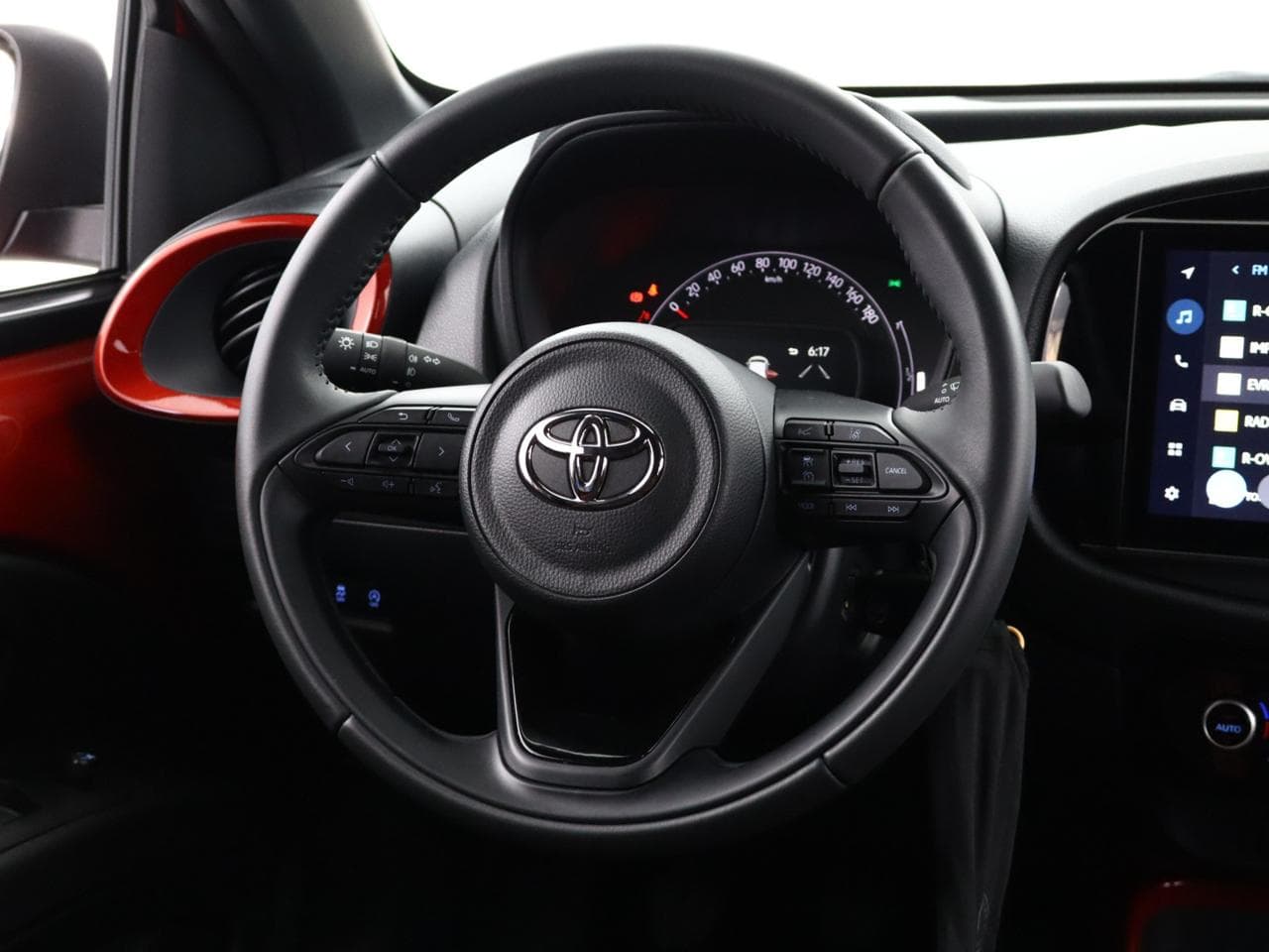 2025 Toyota AYGO - 18