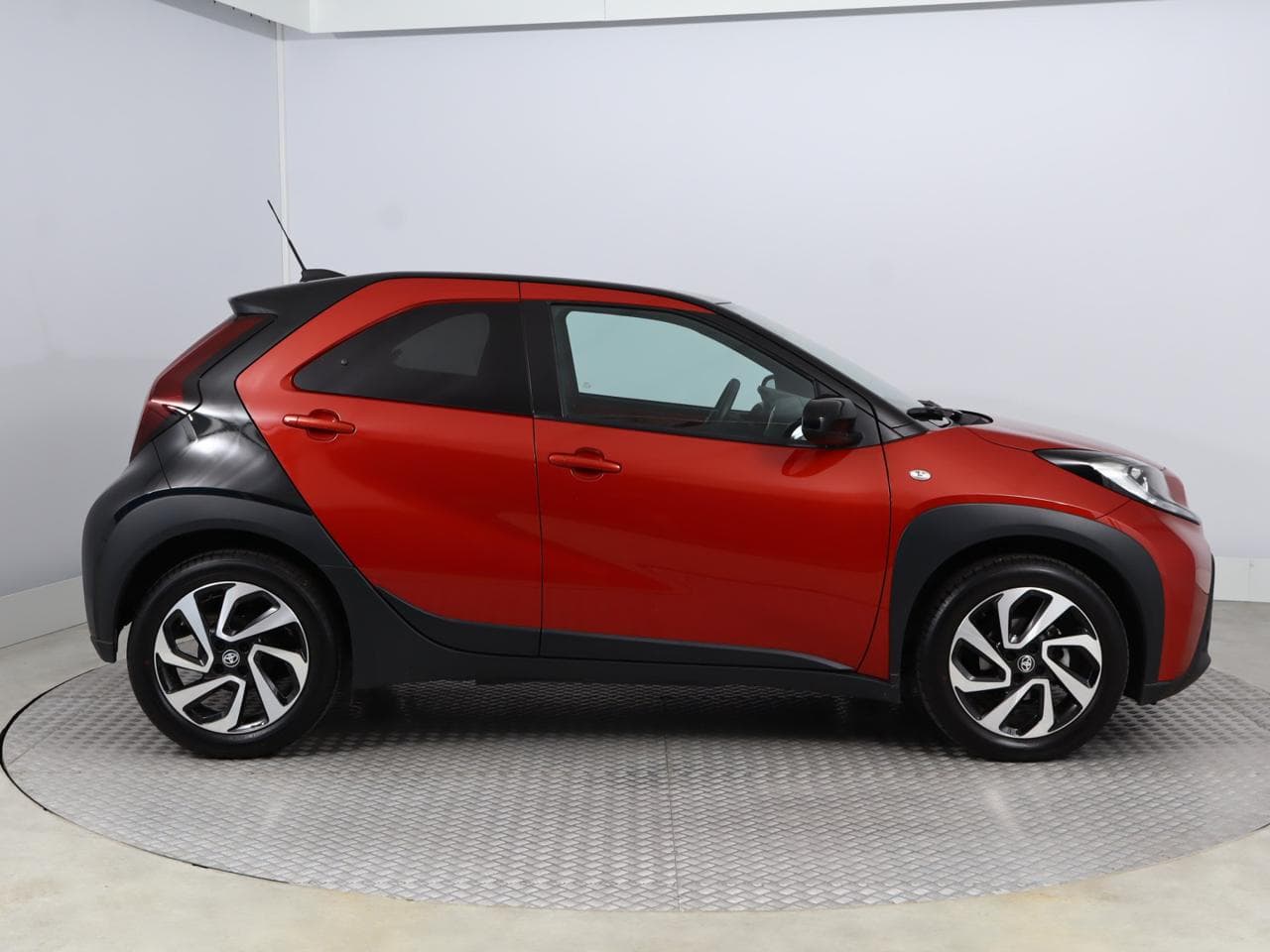 2025 Toyota AYGO - 8