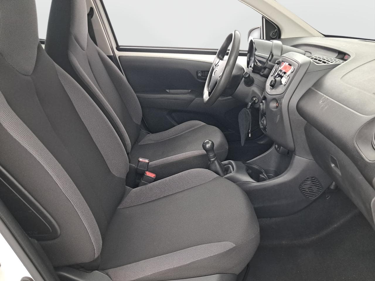 2021 Toyota AYGO - 12