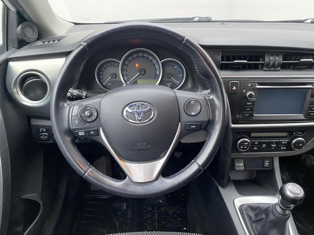2014 Toyota AURIS - 10