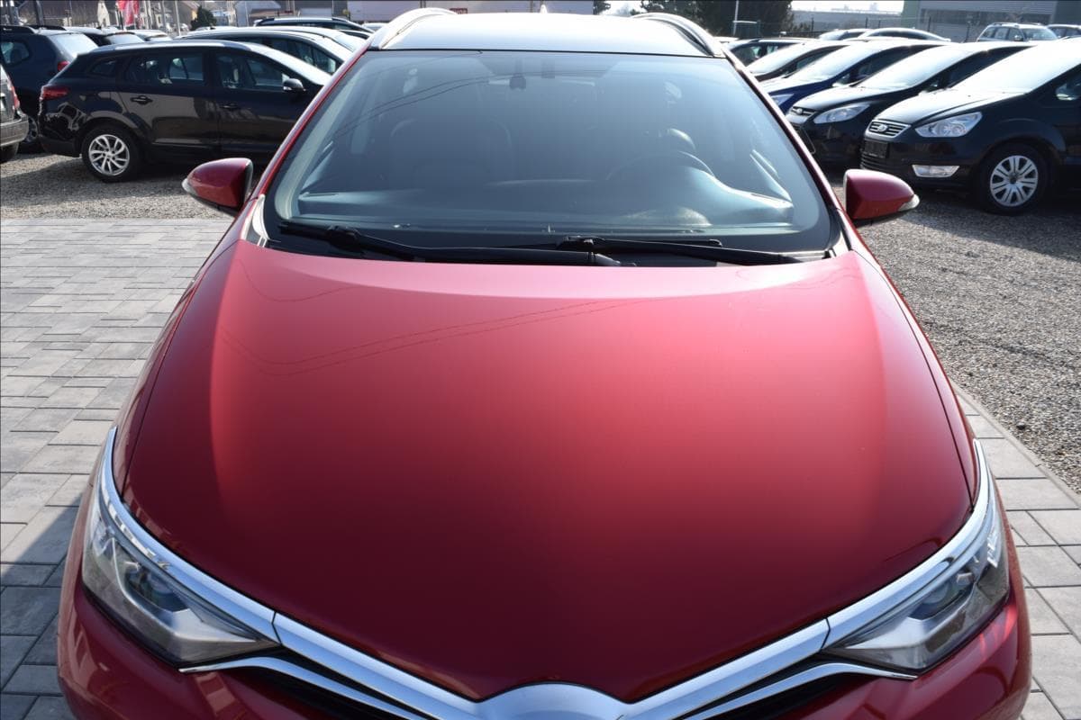 2015 Toyota Auris - 3