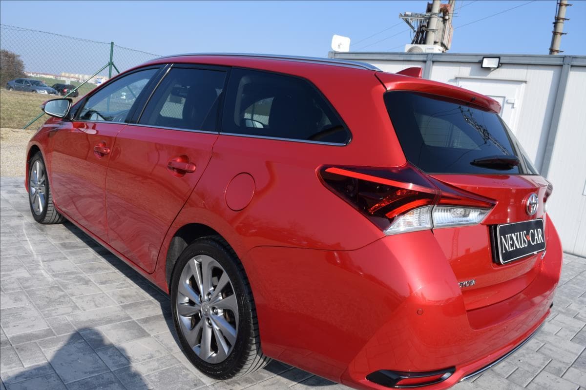 2015 Toyota Auris - 7