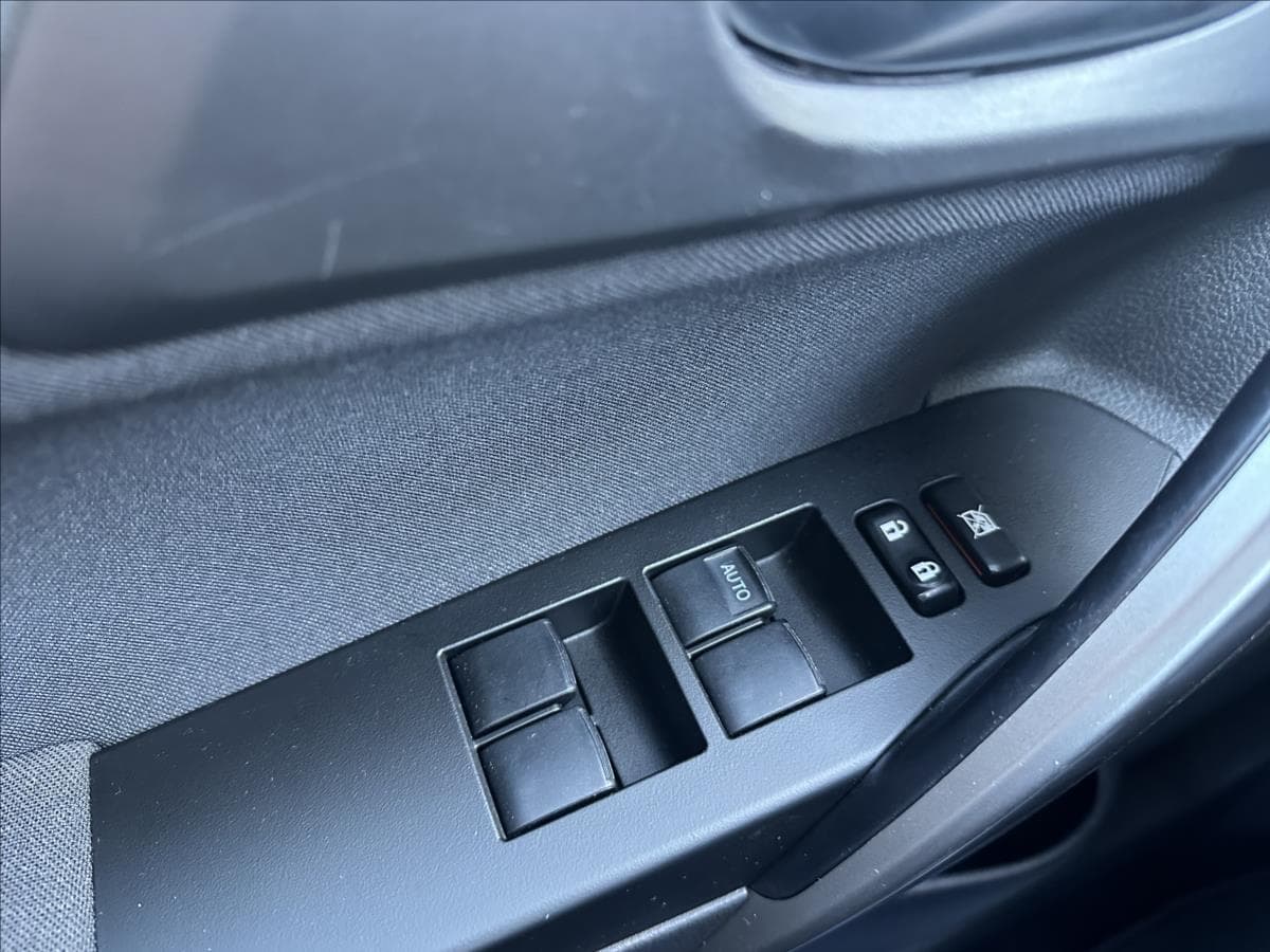 2014 Toyota Auris - 20