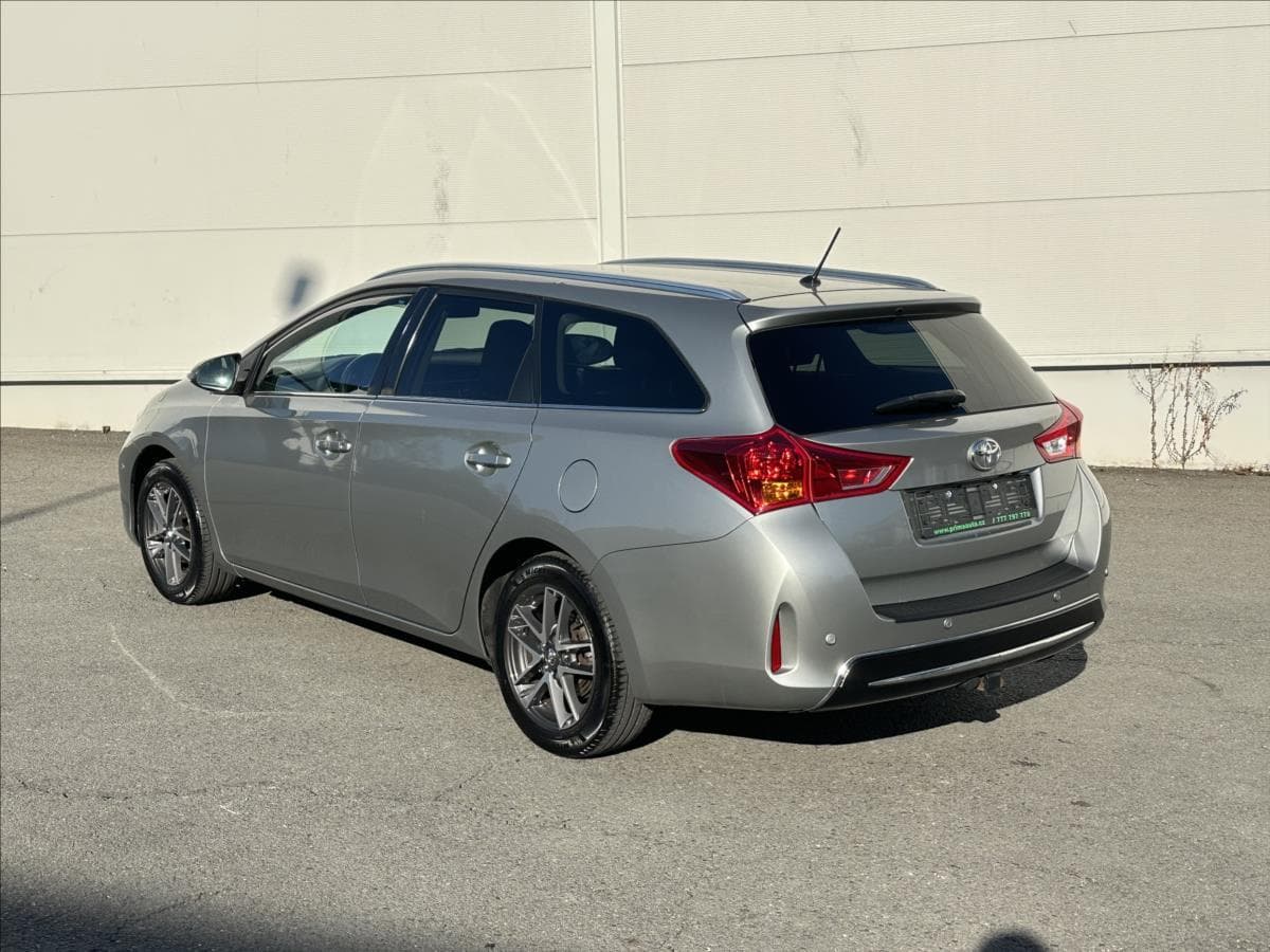 2014 Toyota Auris - 7