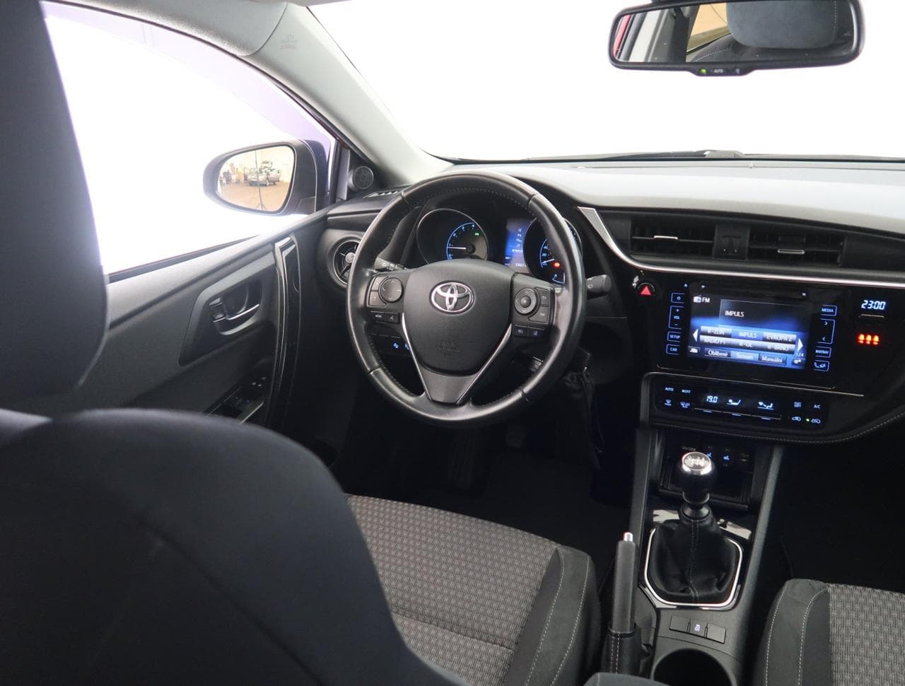 2018 Toyota AURIS - 9