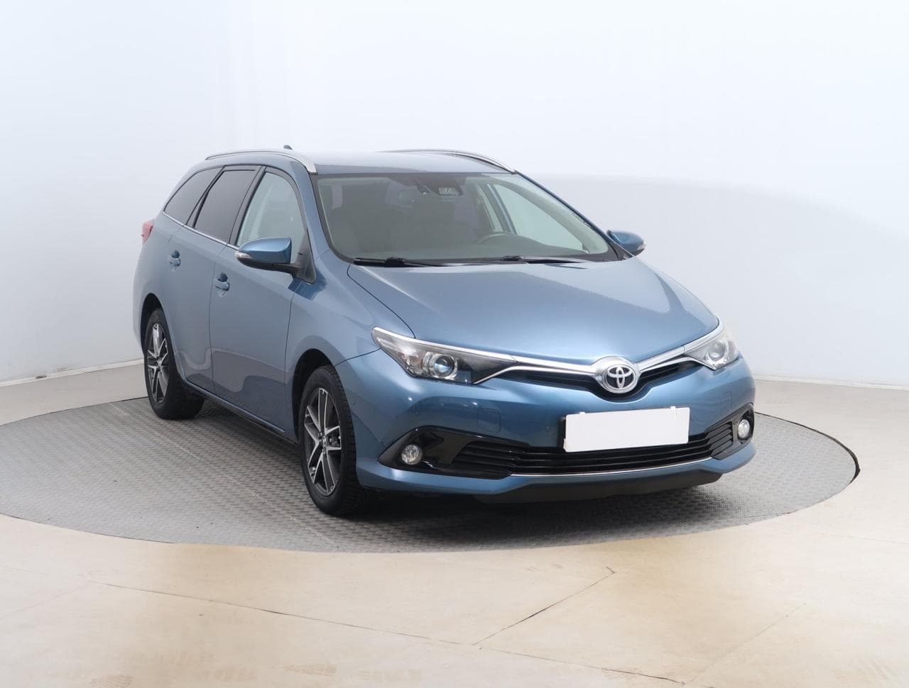 2017 Toyota AURIS