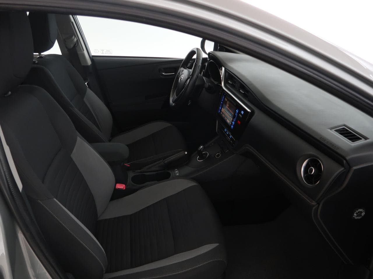 2016 Toyota AURIS - 22
