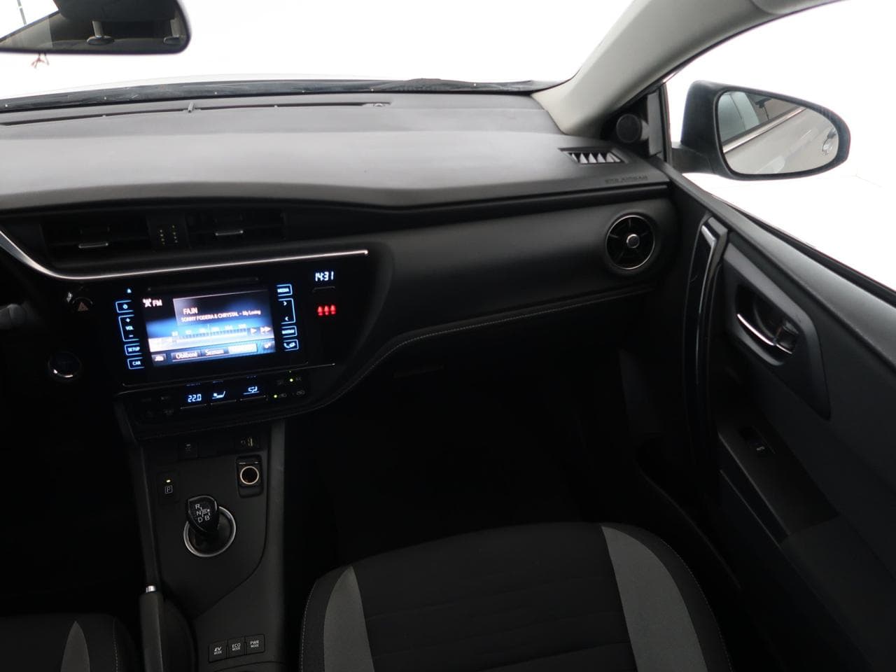 2016 Toyota AURIS - 20