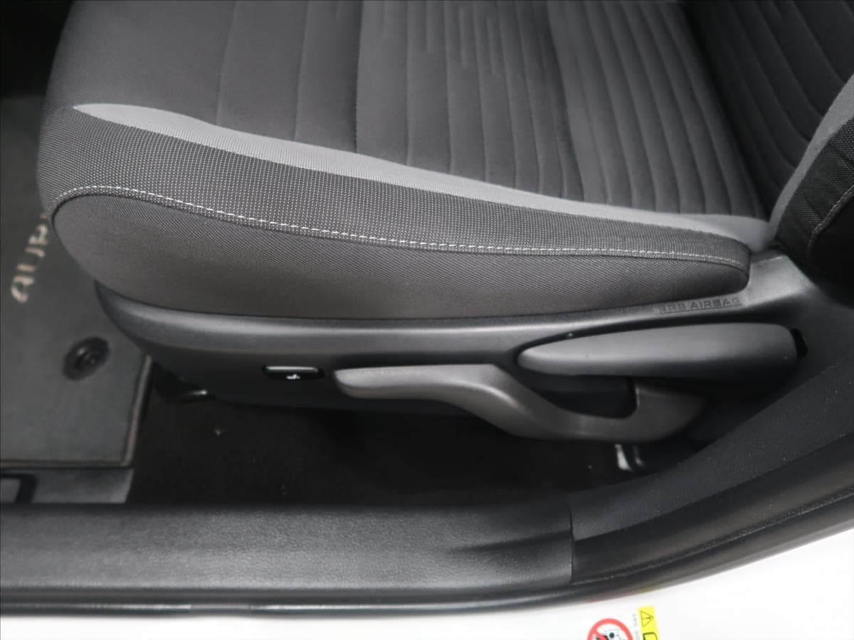2016 Toyota AURIS - 19