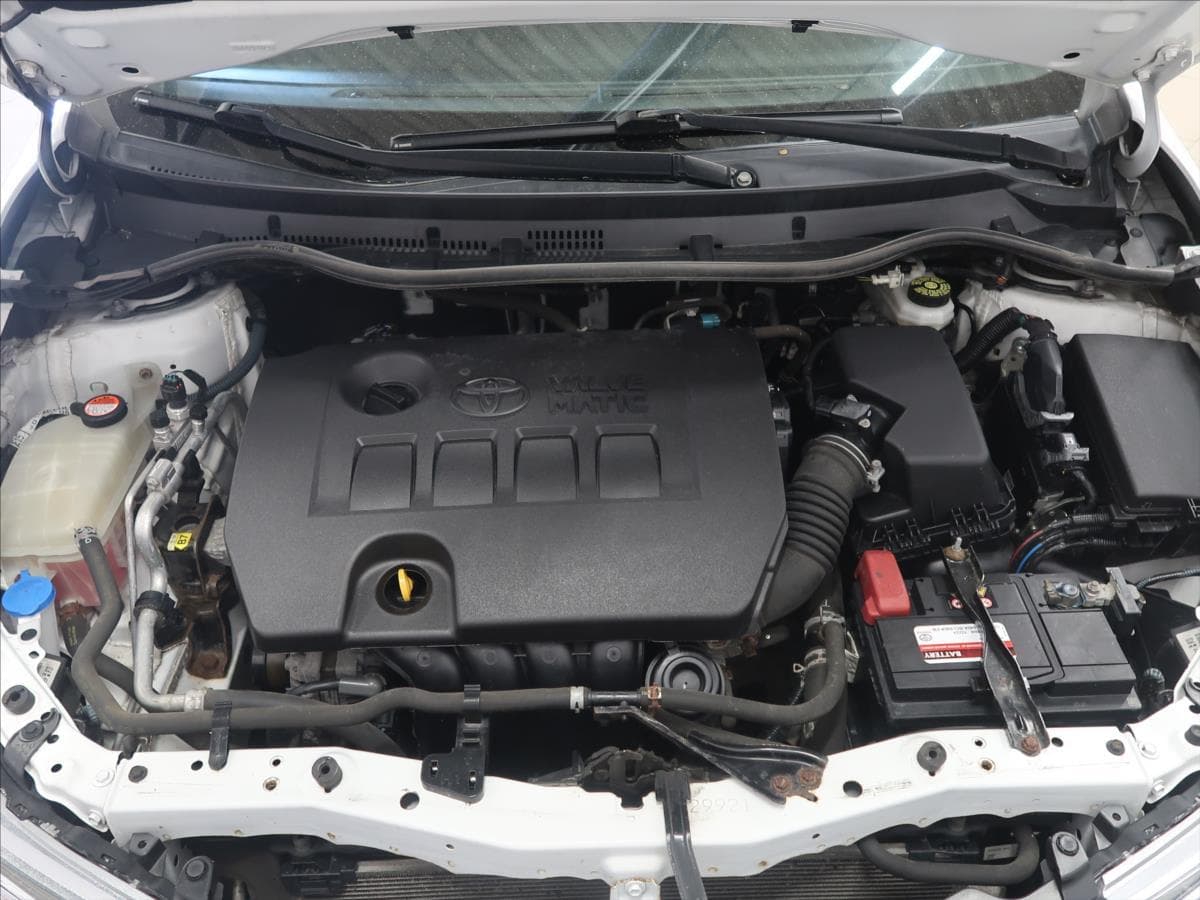 2016 Toyota AURIS - 9