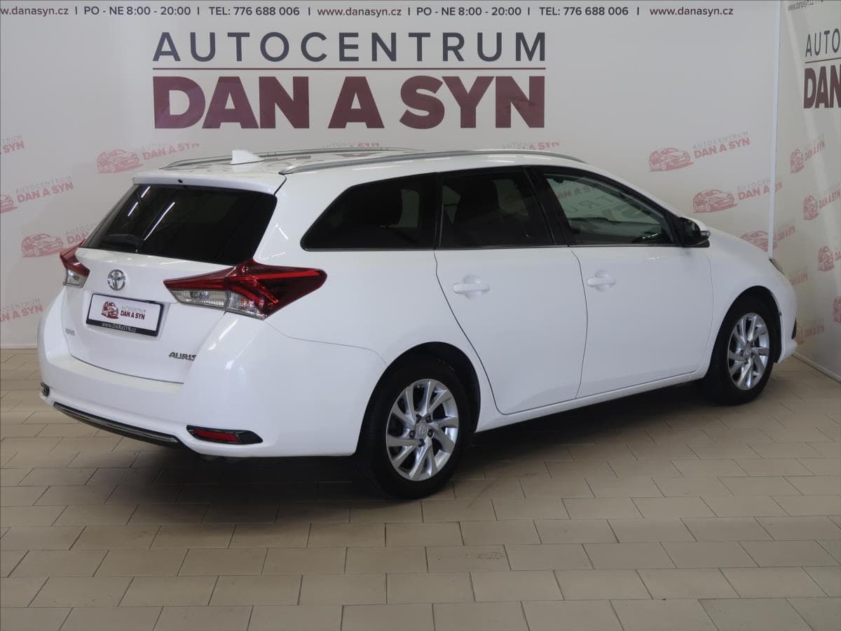 2016 Toyota AURIS - 4