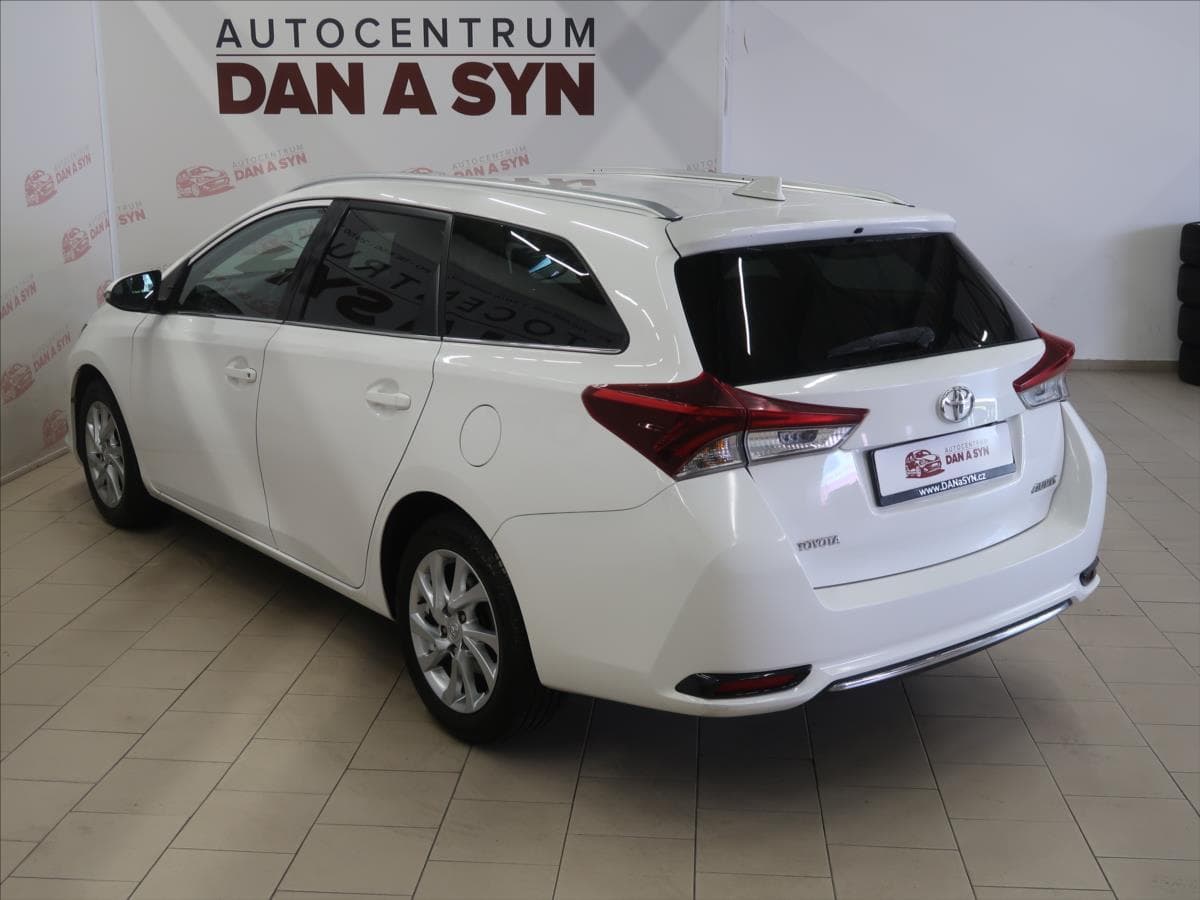 2016 Toyota AURIS - 6
