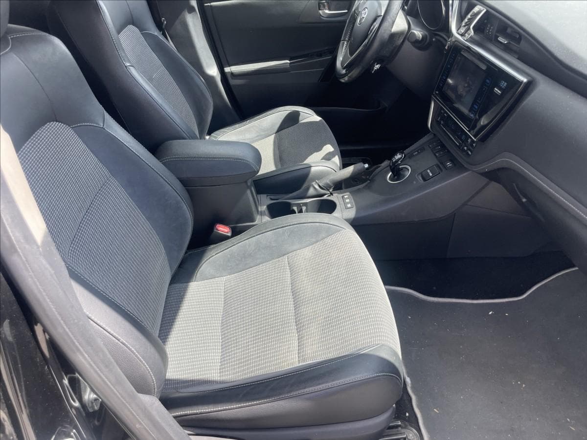 2018 Toyota AURIS - 14