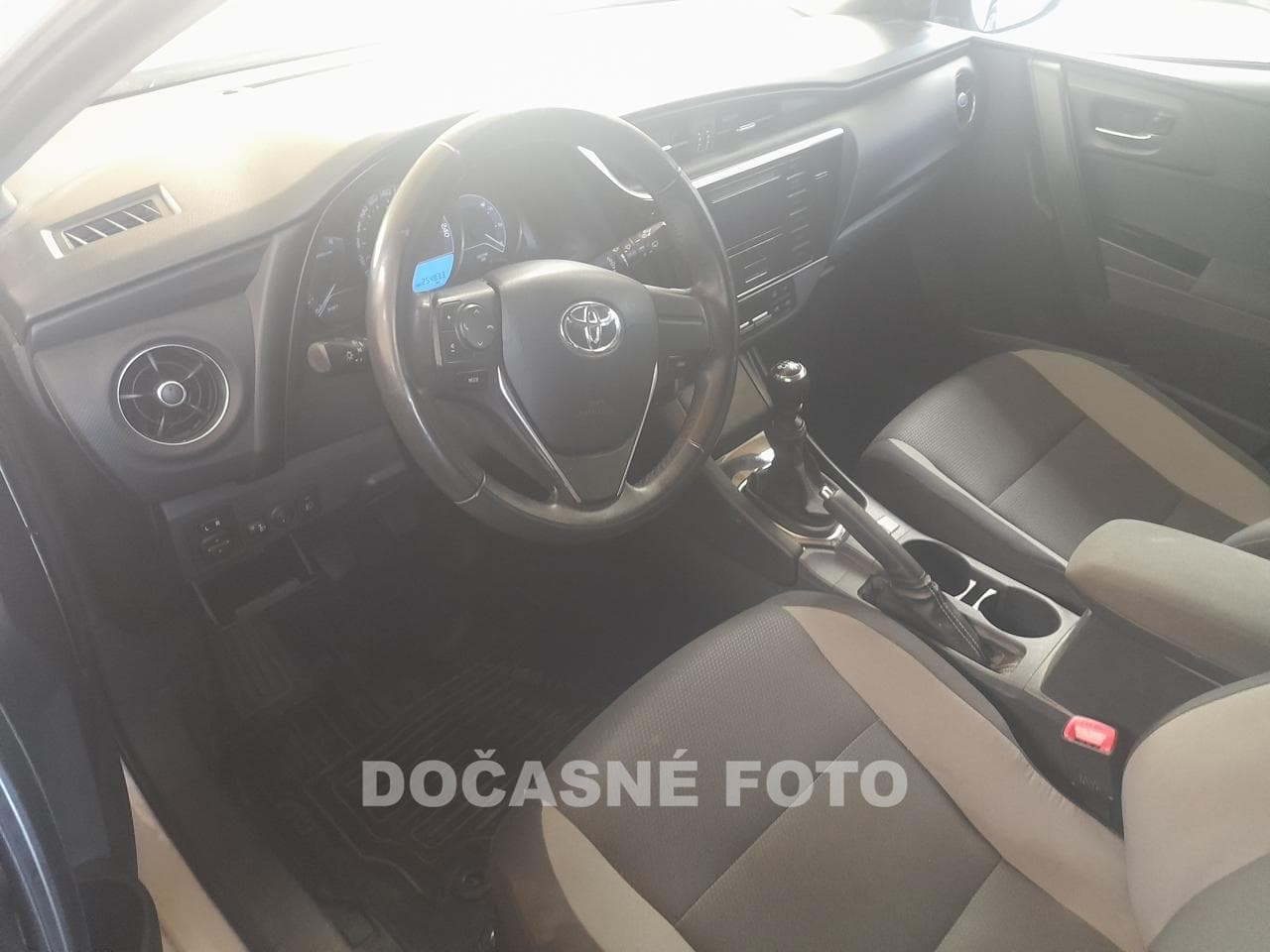 2015 Toyota AURIS - 3