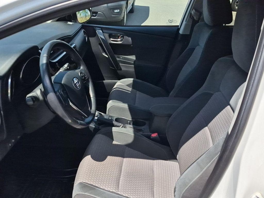 2017 Toyota AURIS - 11