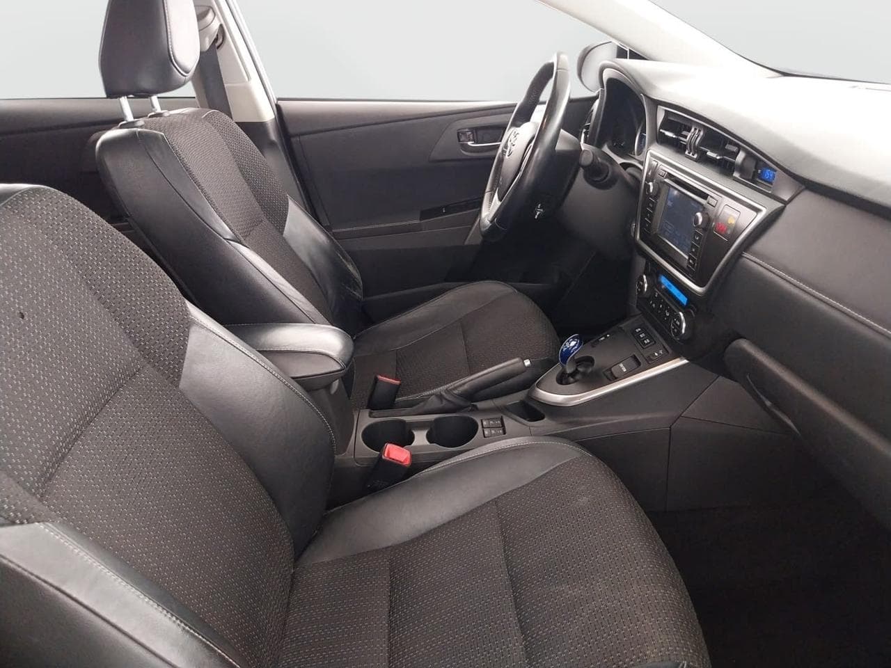 2014 Toyota AURIS - 18
