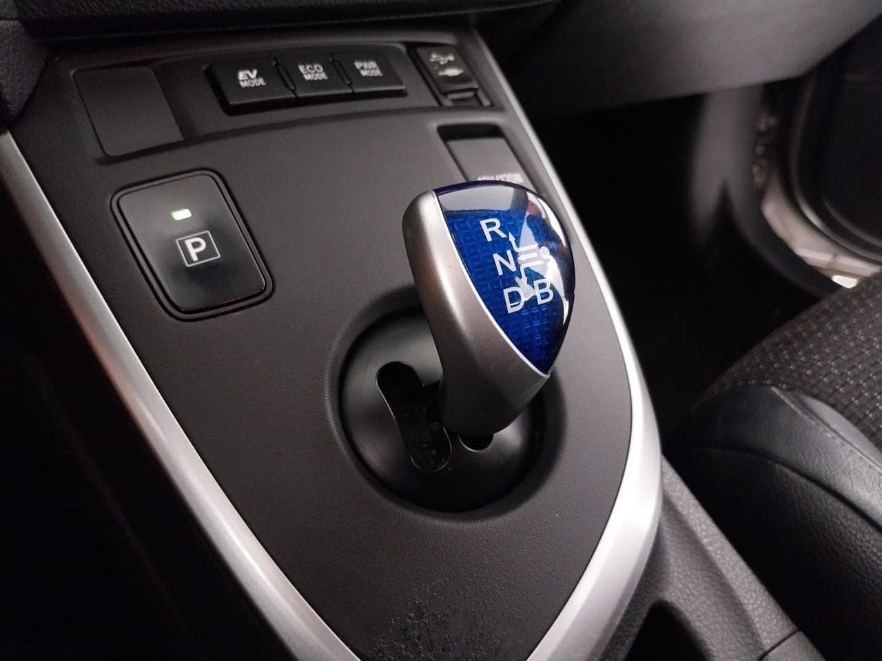 2014 Toyota AURIS - 28