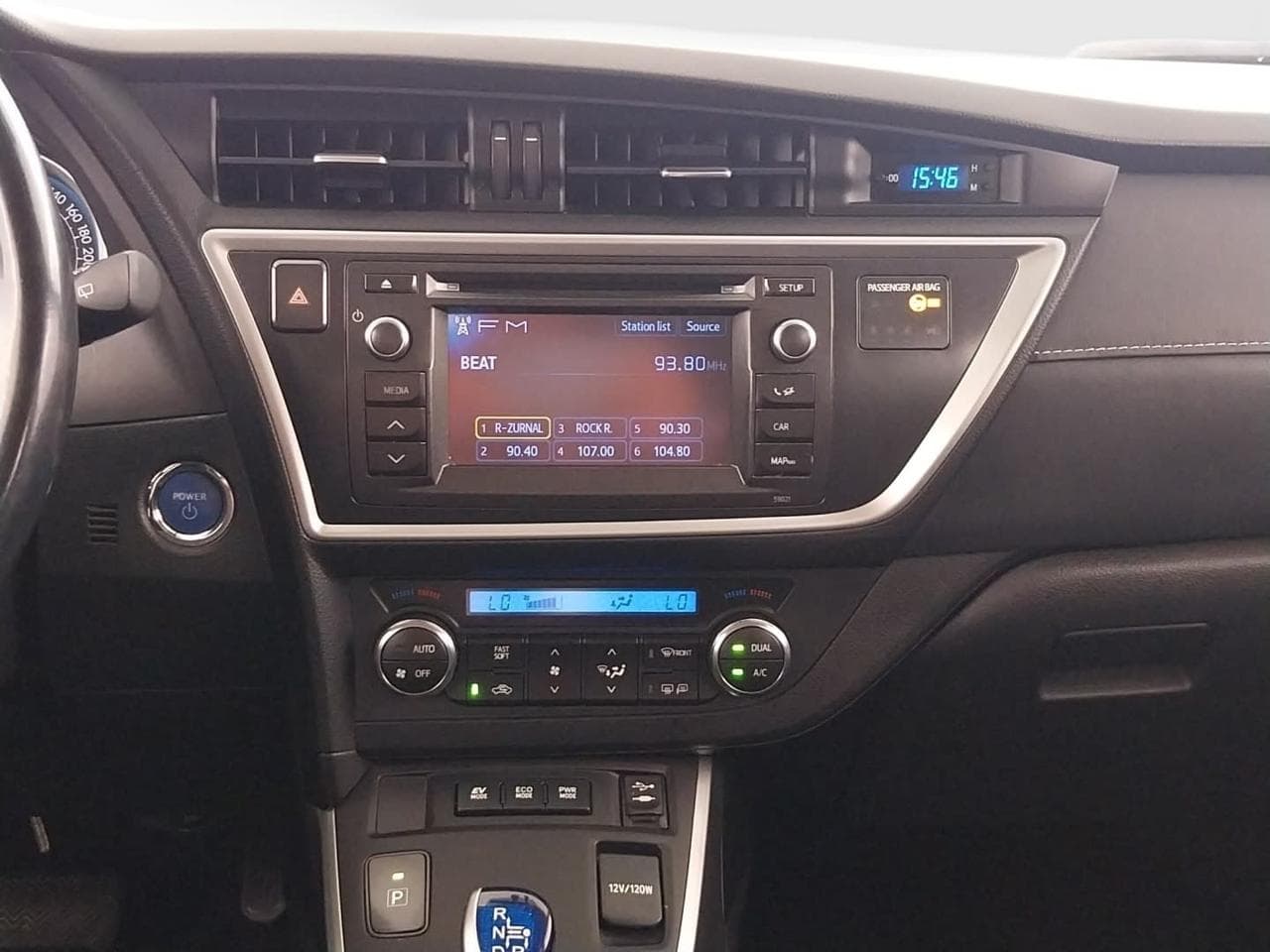 2014 Toyota AURIS - 26