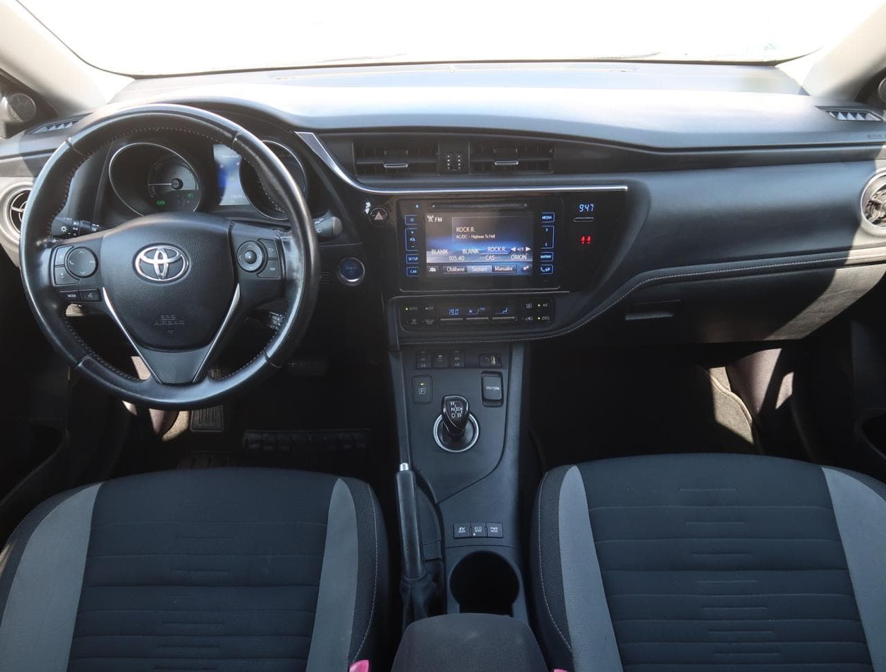 2015 Toyota AURIS - 10