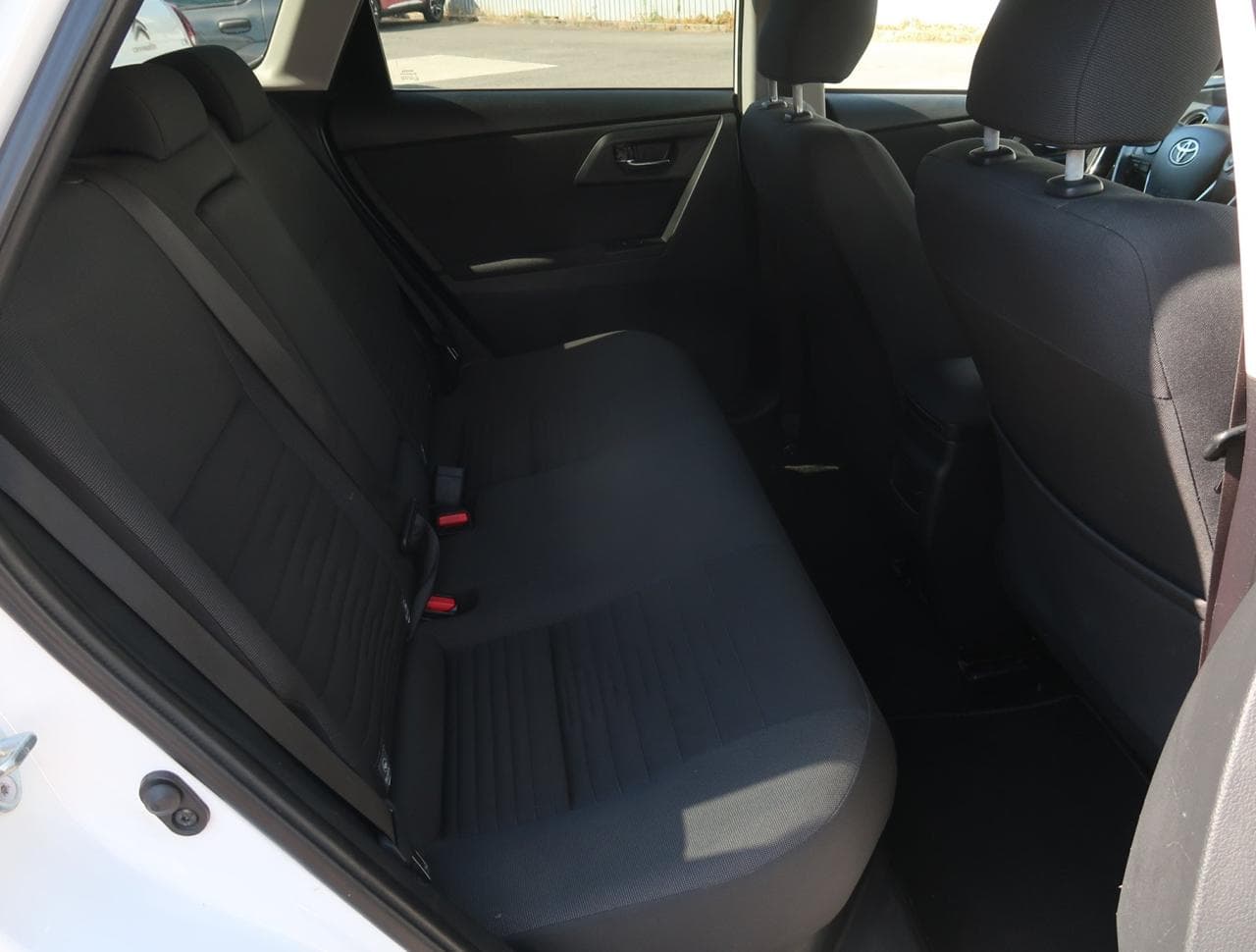 2015 Toyota AURIS - 13
