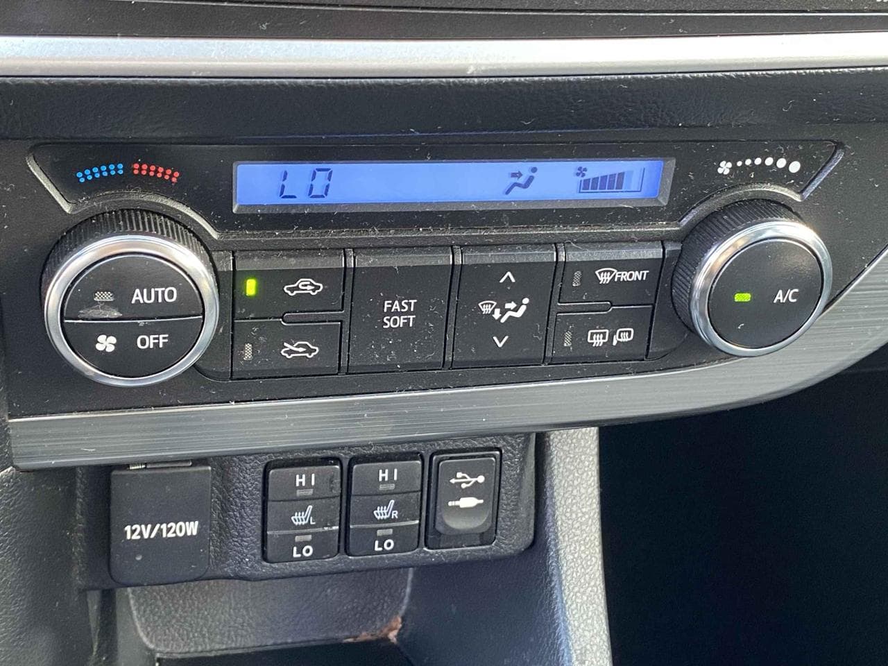 2013 Toyota AURIS - 16