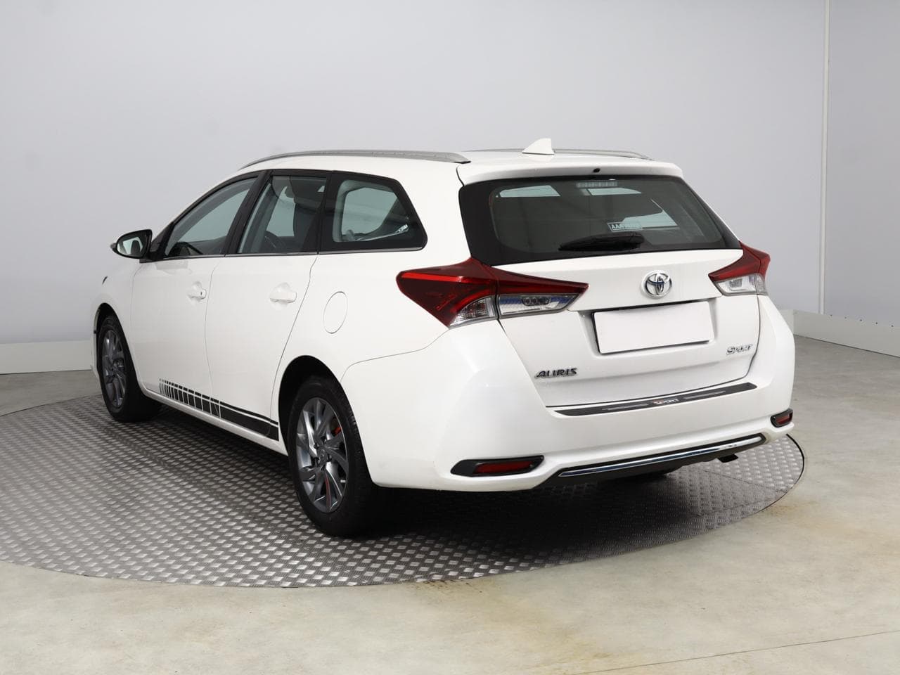 2019 Toyota AURIS - 5