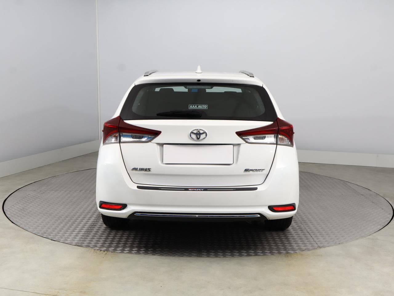 2019 Toyota AURIS - 6