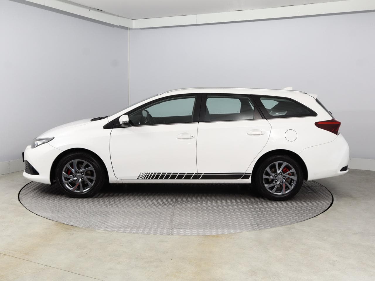 2019 Toyota AURIS - 4