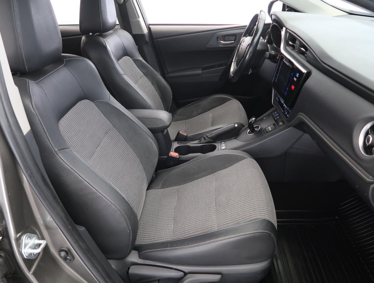 2018 Toyota AURIS - 12