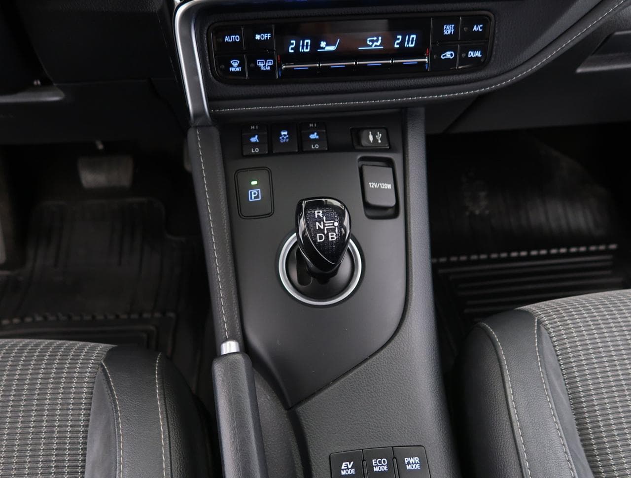 2018 Toyota AURIS - 19