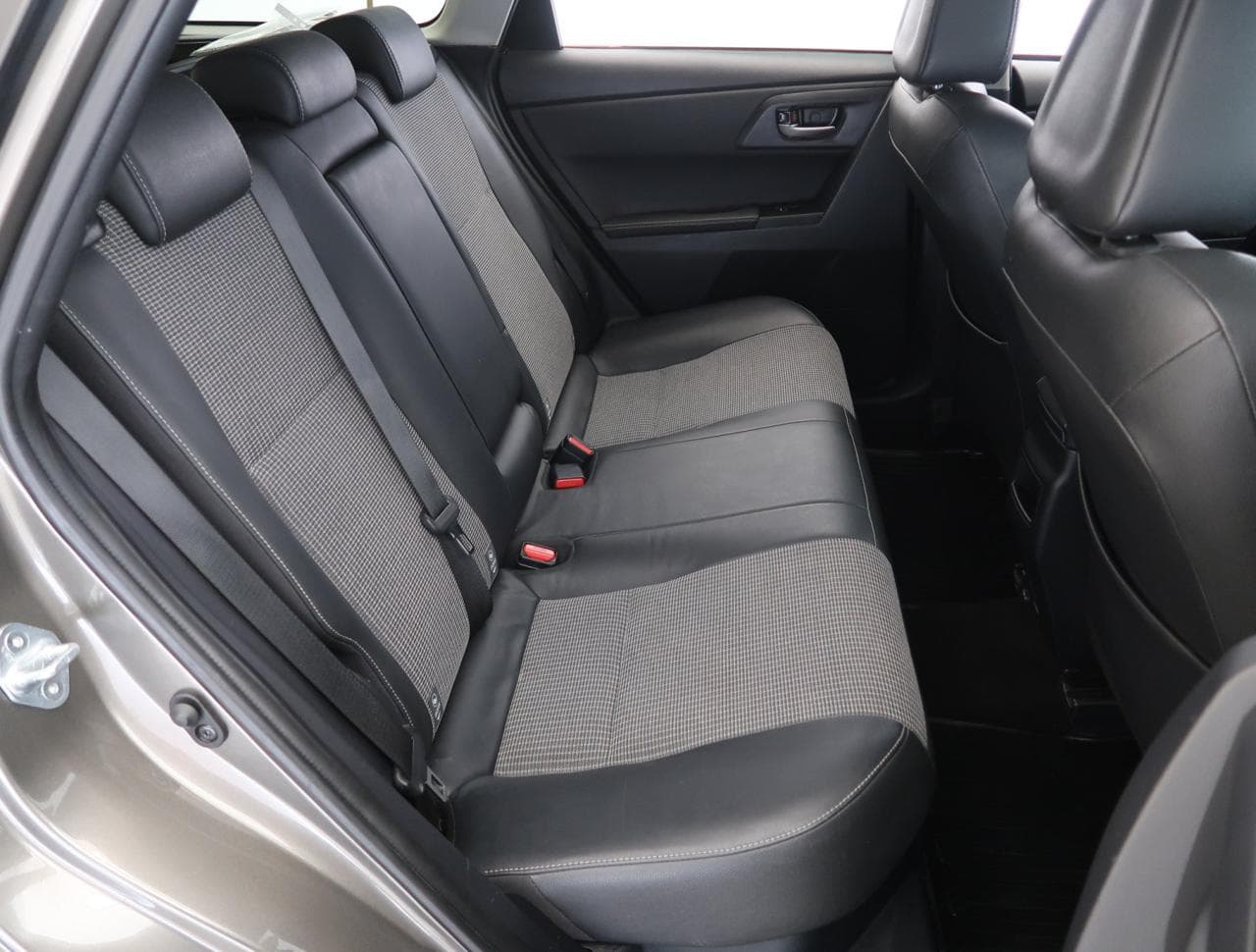 2018 Toyota AURIS - 13