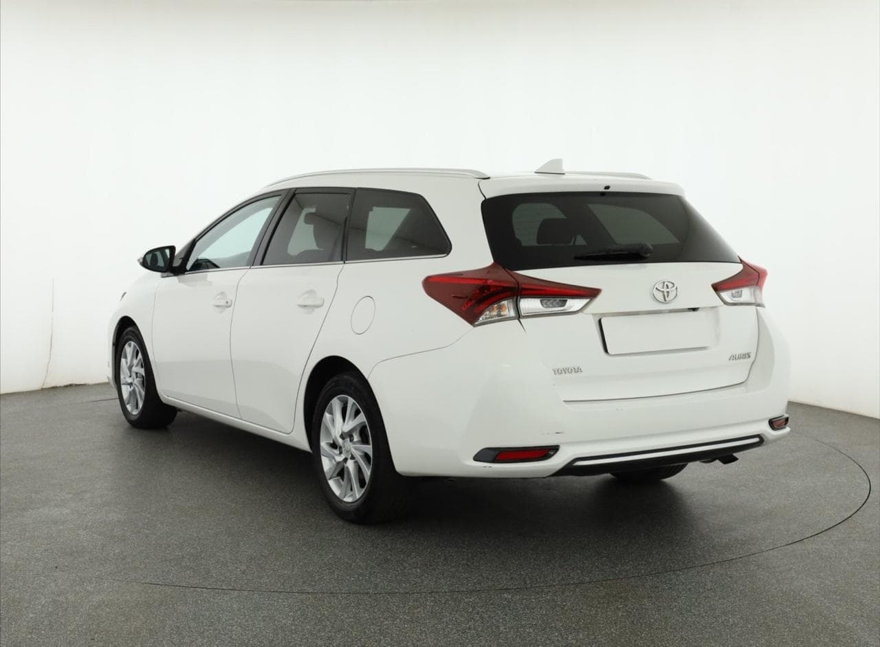 2015 Toyota AURIS - 5