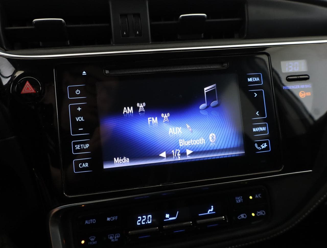 2015 Toyota AURIS - 18