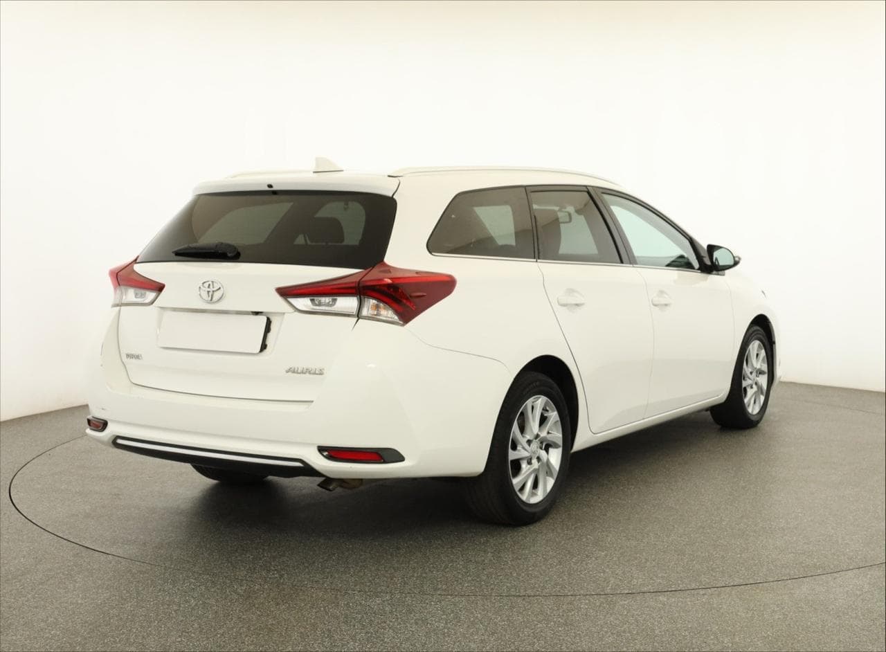 2015 Toyota AURIS - 7