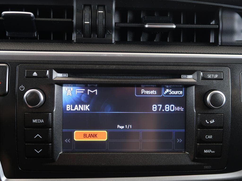 2013 Toyota AURIS - 18