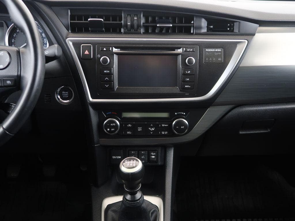 2013 Toyota AURIS - 16