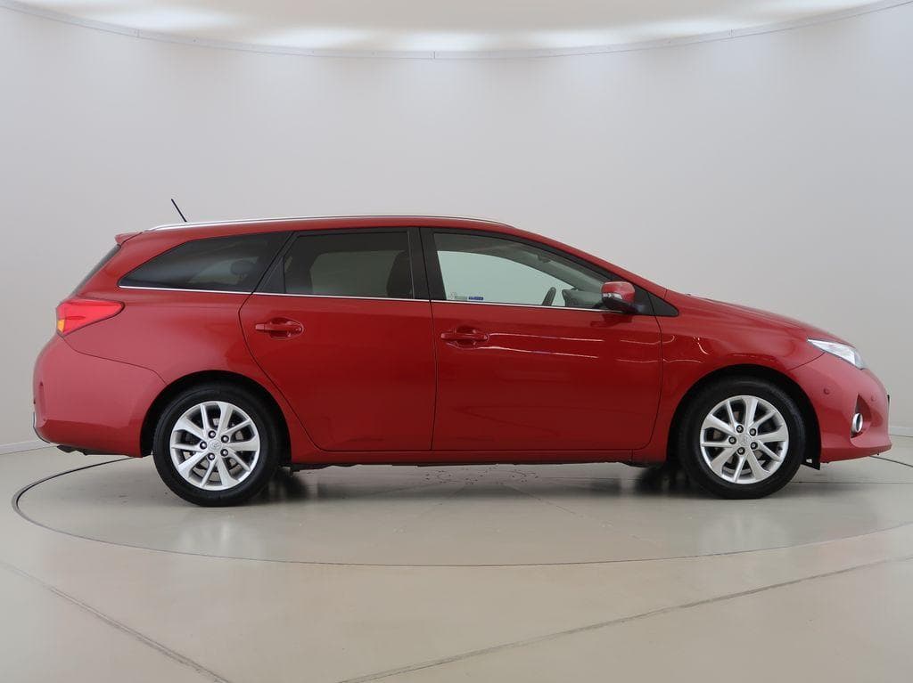 2013 Toyota AURIS - 4