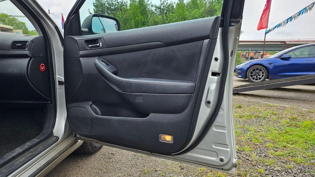 2006 Toyota Avensis - 16