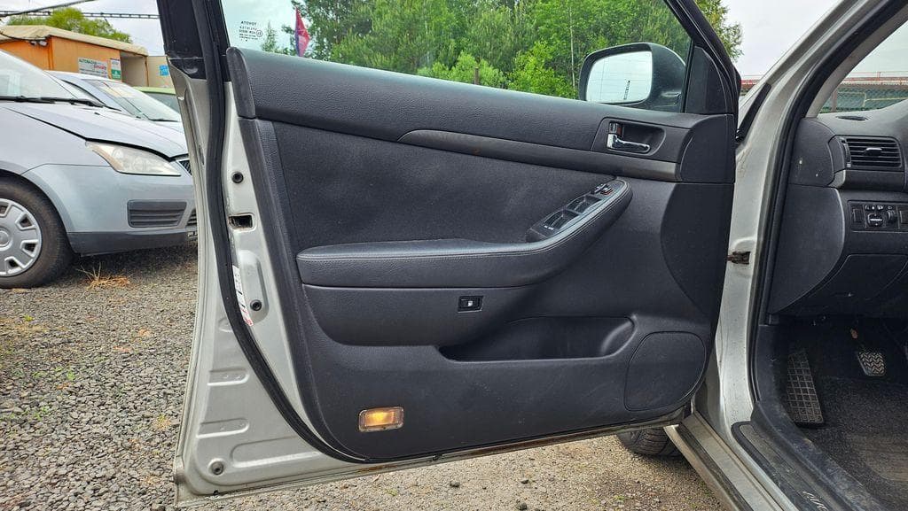 2006 Toyota Avensis - 14