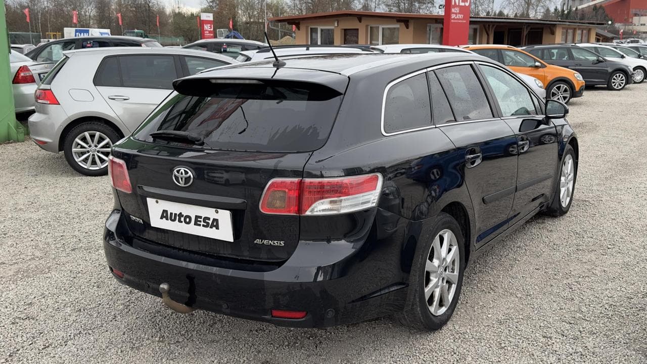 2012 Toyota Avensis - 4