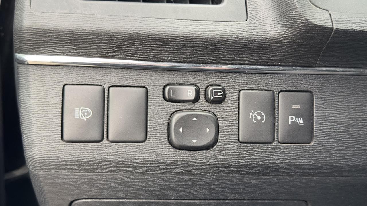 2012 Toyota Avensis - 12