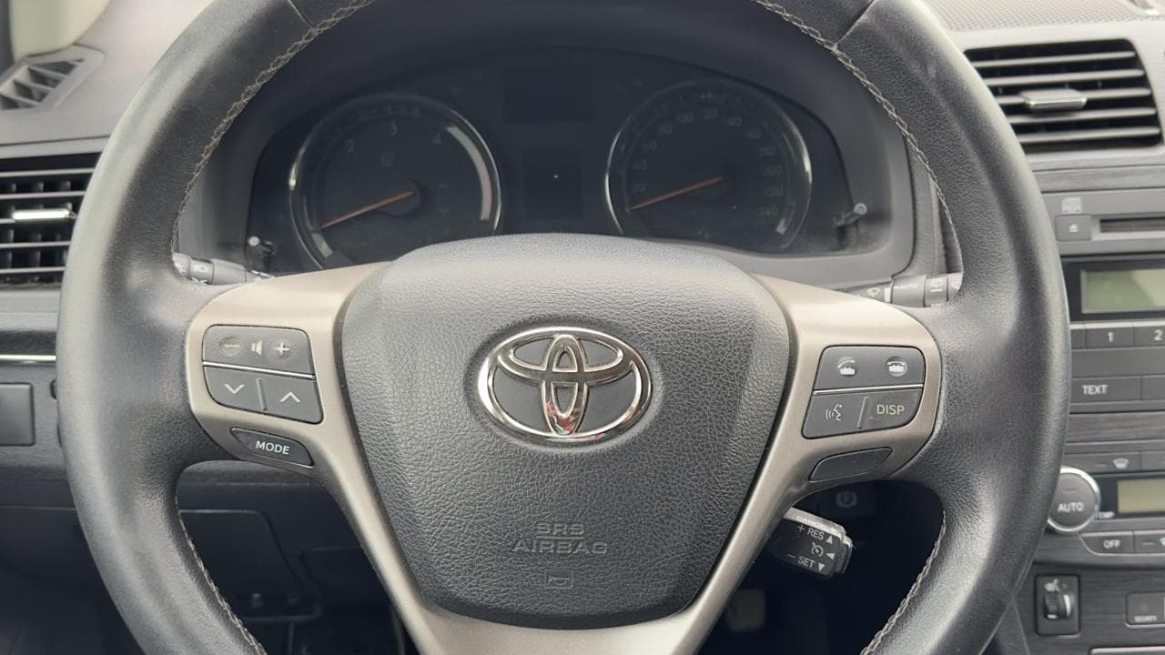 2012 Toyota Avensis - 15