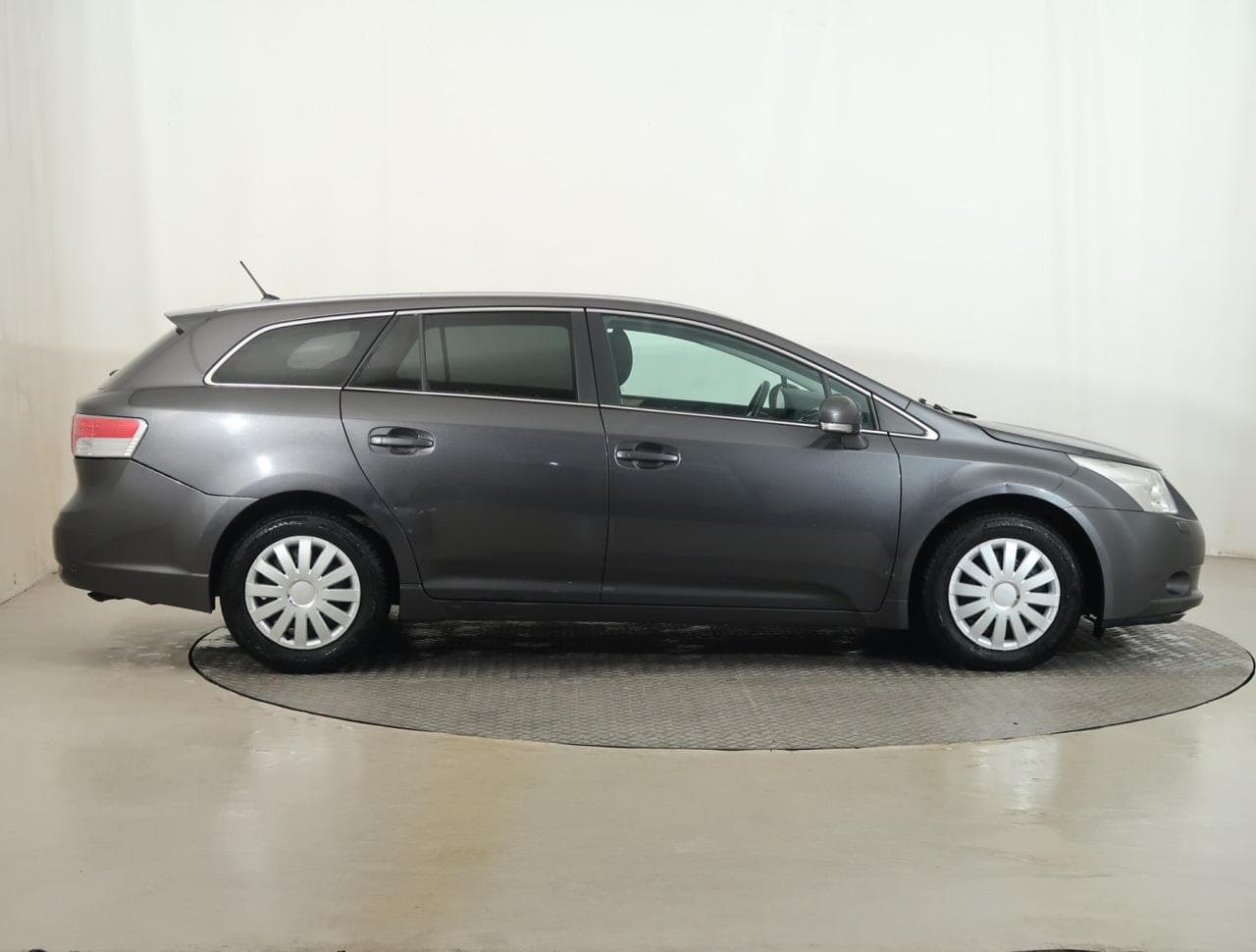 2011 Toyota AVENSIS - 8