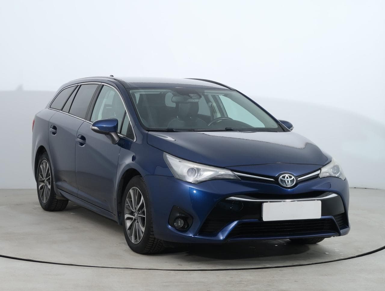 2016 Toyota AVENSIS